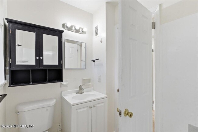 Building Photo - 909 La Marche Dr