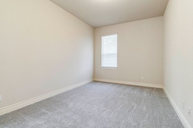 Building Photo - 944 Wilderness Oaks