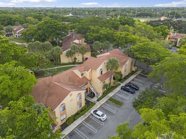 Building Photo - 1076 Coral Club Dr