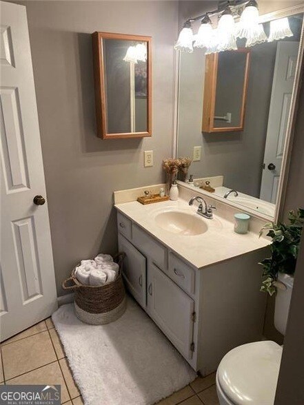 Building Photo - 5021 David Pl