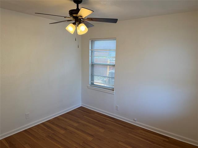 Building Photo - 2800 W Fuller Ave