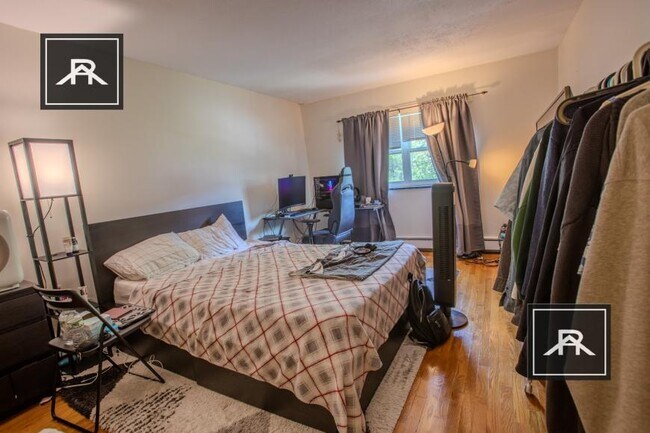 Building Photo - 1 bedroom in Newton MA 02460