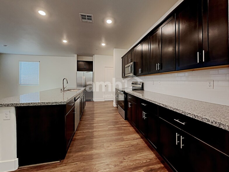 Building Photo - 83 Robb Canyon Ln