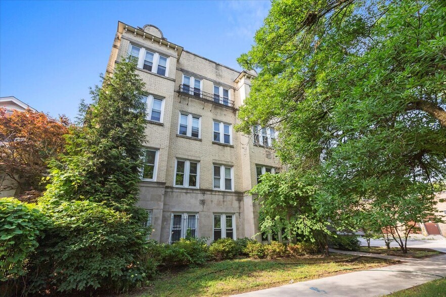 Primary Photo - 1145 W Morse Ave