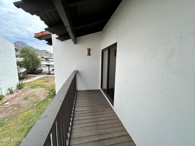Building Photo - 1702 E Ocotillo Rd