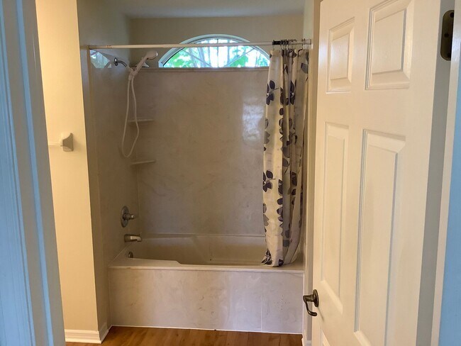 Building Photo - Charming 4-Bedroom, 2-Bath Home for Rent – Marion Oaks!