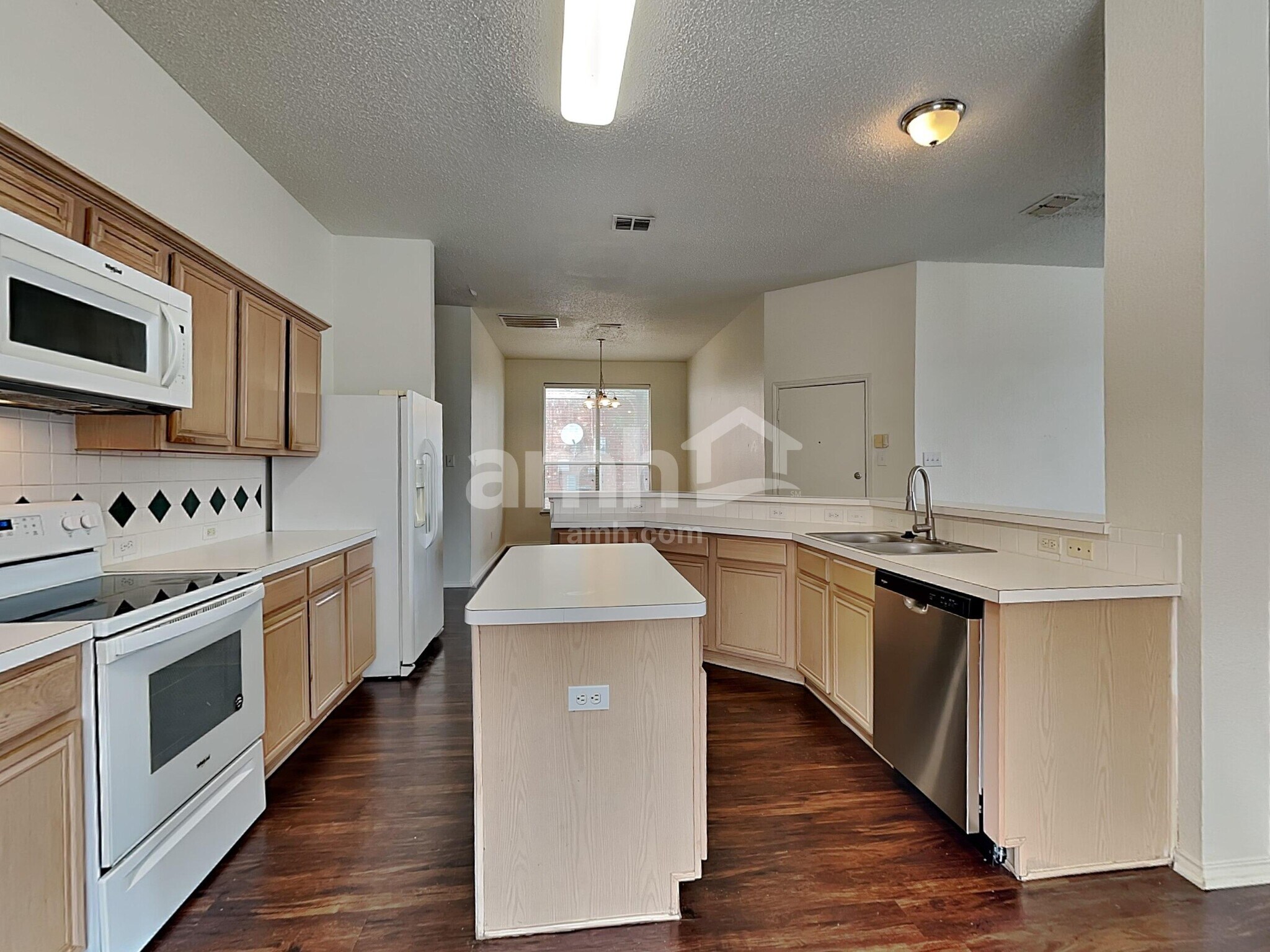 Building Photo - 300 Trailwood Dr