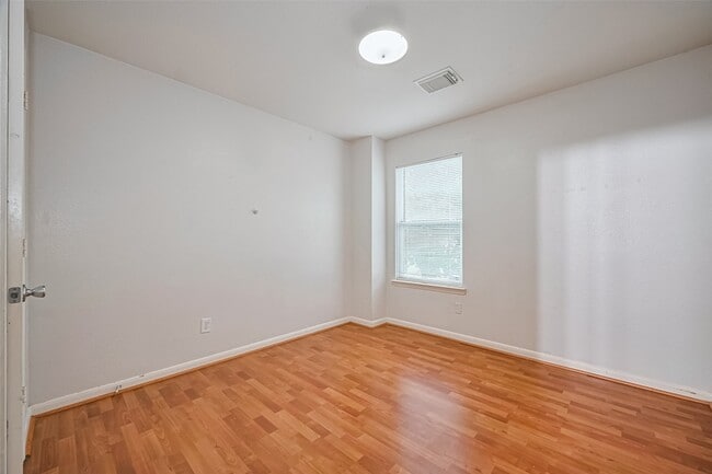 Building Photo - 12927 Pale Ivy Ln