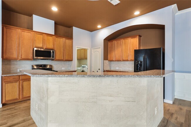 Building Photo - 17303 Brookhollow Ct Dr