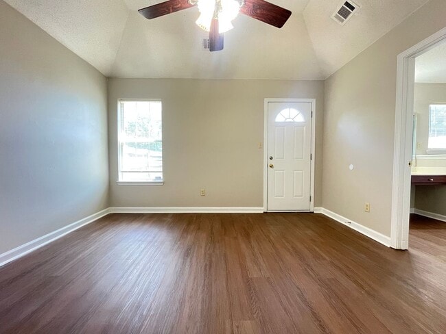 Building Photo - Adorable home in Southaven!
