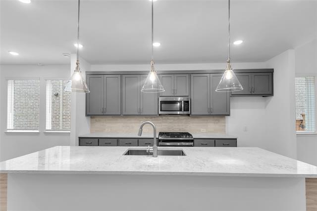 Building Photo - 2136 Sunnymede Dr