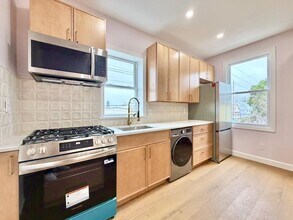 Building Photo - 130 Beach St