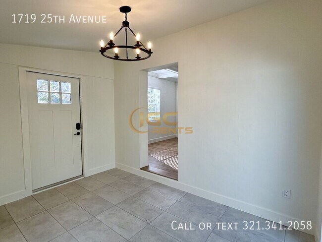 Building Photo - 1719 25th Ave