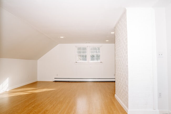 Building Photo - 15 Great Oak Ln