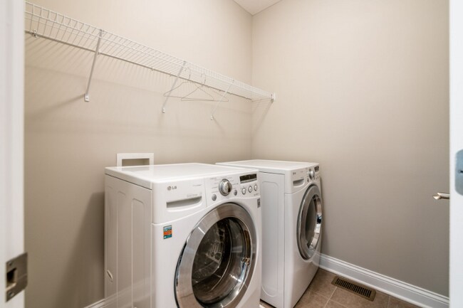 Building Photo - 4184 Hobbs Landing Dr W