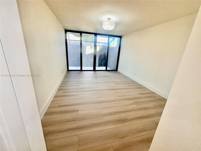 Building Photo - 11279 NW 15th Ct