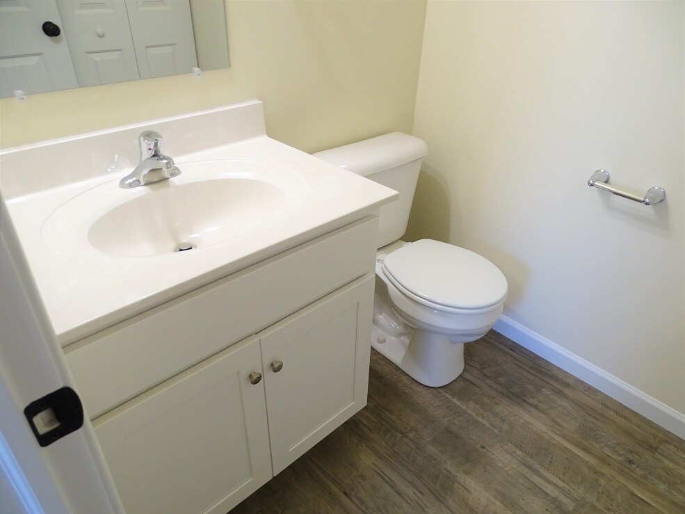 Building Photo - 852 Byler Cir