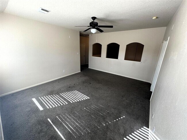 Building Photo - 19043 Country Square Dr