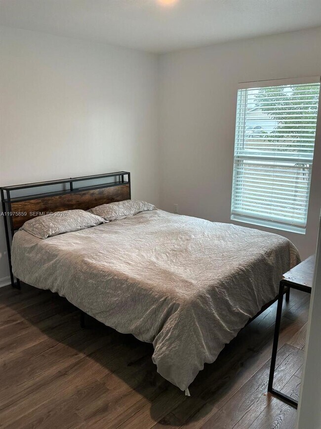 Building Photo - 2180 SW Cameo Blvd