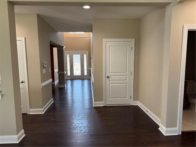 Building Photo - 7411 Redbud Loop