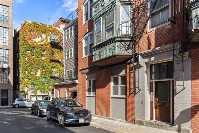 Building Photo - 46 Lewis St