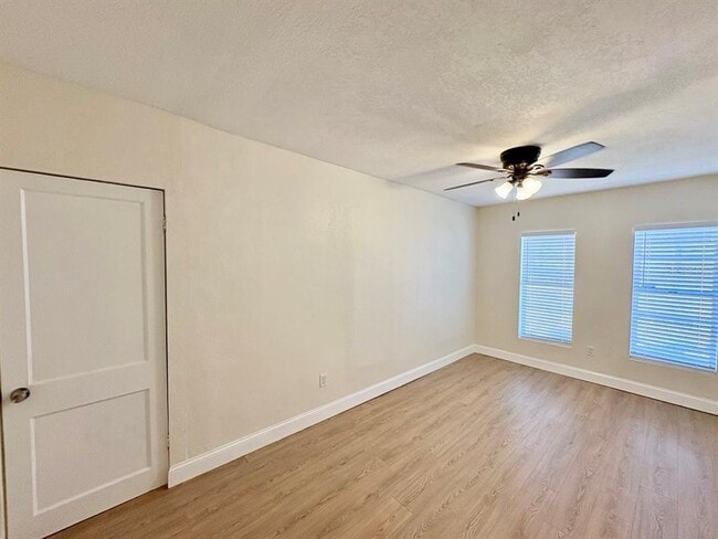 Building Photo - 8904 N Hamner Ave