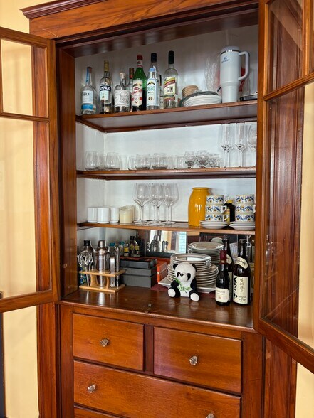 Building Photo - 17 Sunset St