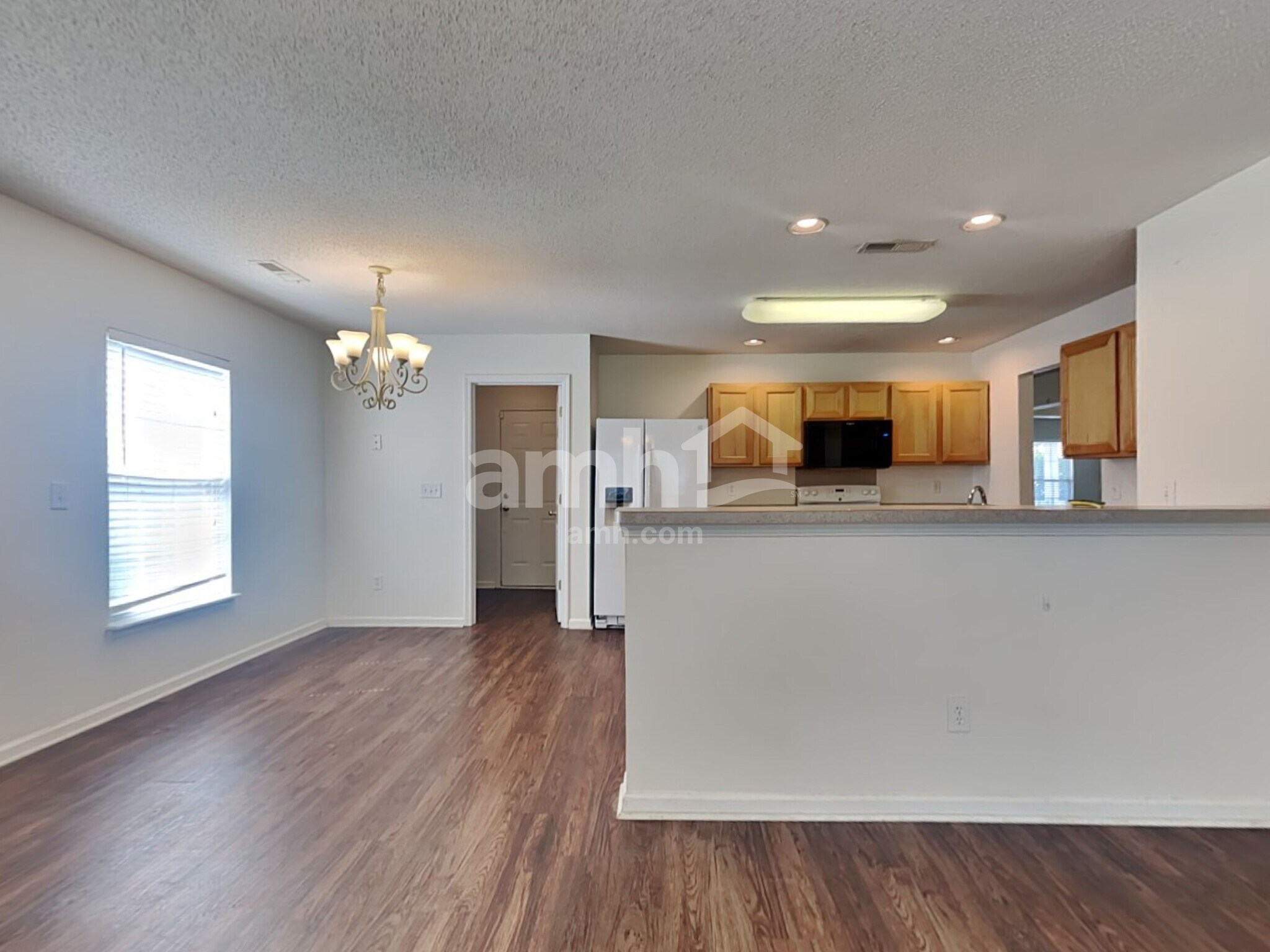 Building Photo - 4987 Harthill Ave