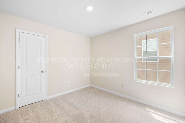 Building Photo - 10132 Chatham Run Ln