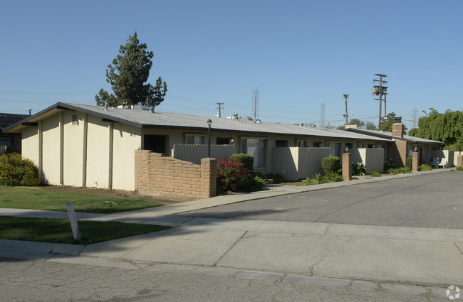Primary Photo - Vista Del Loma Apartments