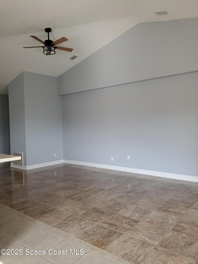 Building Photo - 1045 Venetian Dr
