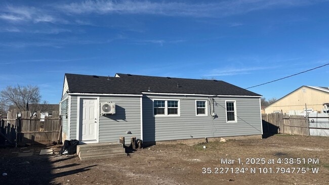 Building Photo - 3606 NE 14th Ave