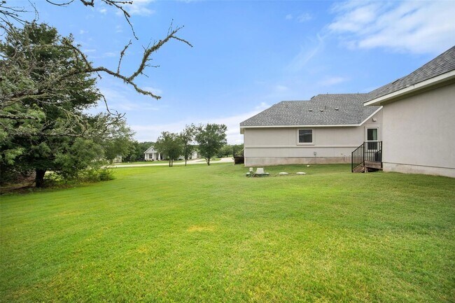 Building Photo - 127 Buteo St