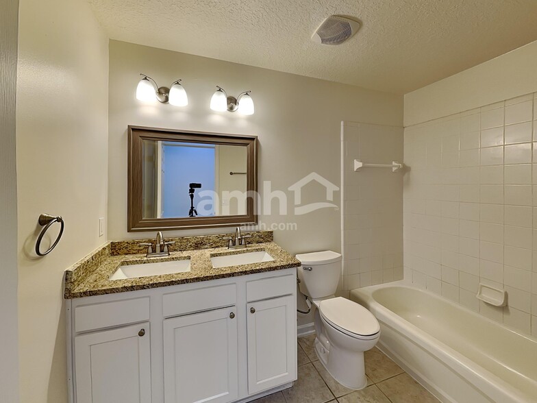 Building Photo - 245 Carolina Jasmine Ln