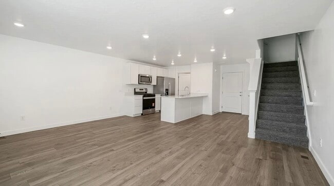 Building Photo - 241 N Salty Ln