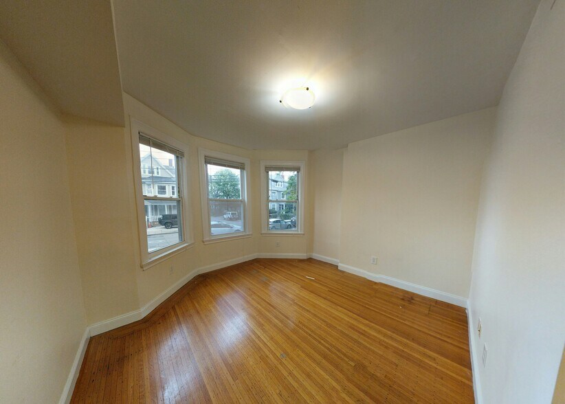 Building Photo - 54 Ashford St