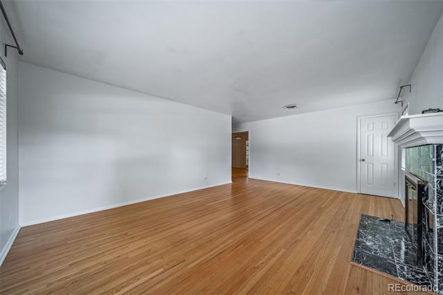 Building Photo - 3124 S Vine Ct