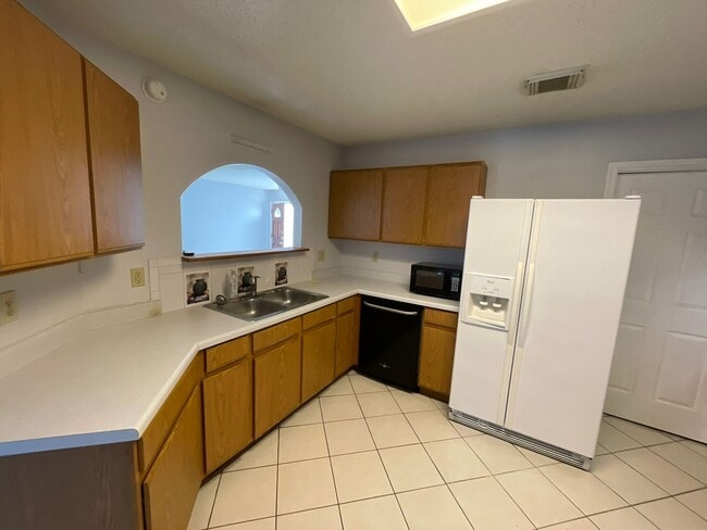 Building Photo - Stunning 3 Bedroom - 2.5 Bath Home for Rent!