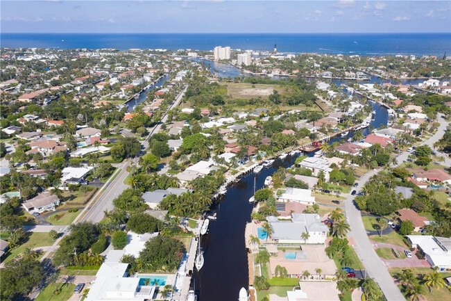 Building Photo - 2680 NE 24th St