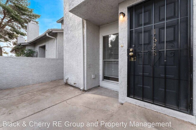 Building Photo - 1 br, 1.5 bath House - 1628 Justin Court