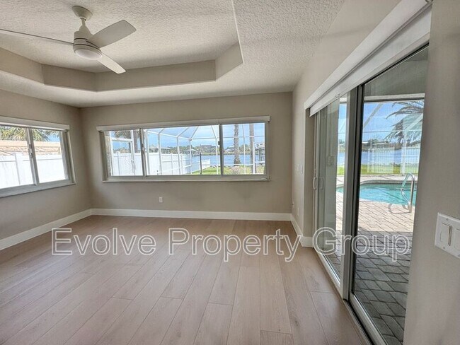 Building Photo - 470 Lambert Ave