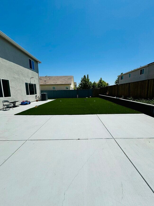 Building Photo - 5356 Knights Valley Ln