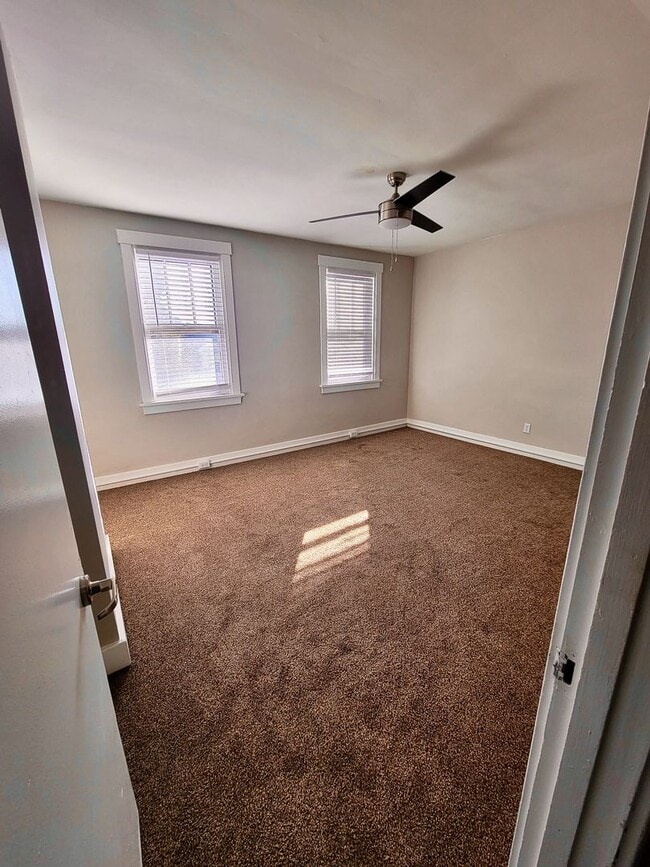 Building Photo - *** Mt. Washington Two Bedroom Duplex for Rent * Large Yard * Private Patio * Fully Renovated * W...