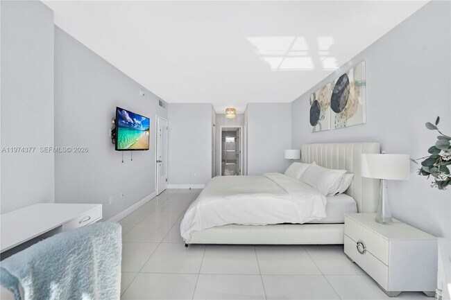 Building Photo - 1985 S Ocean Dr