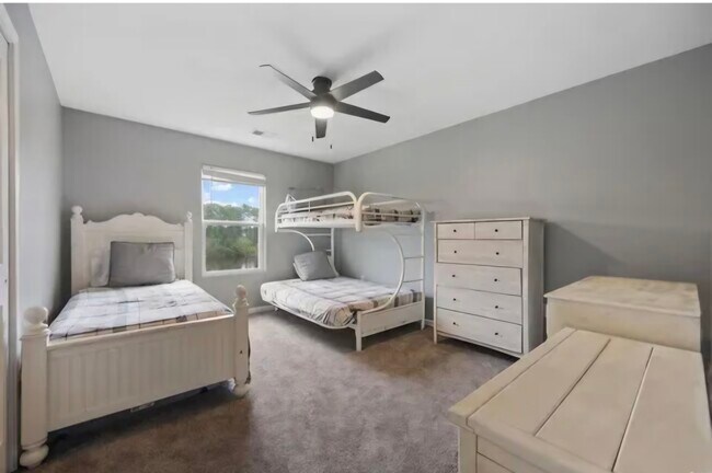 Building Photo - 897 Wild Leaf Loop