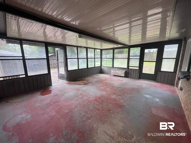Building Photo - 107 Brentwood Dr
