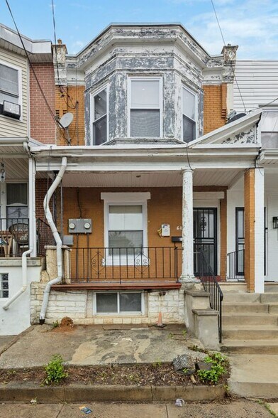 Primary Photo - 6111 Pine St