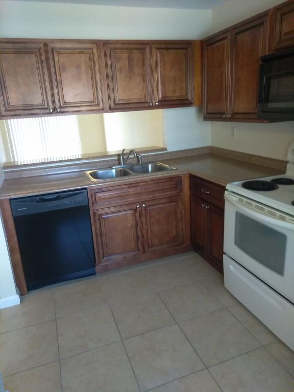 Building Photo - 2932 Bradley Ct