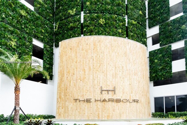 Building Photo - 16385 Biscayne Blvd