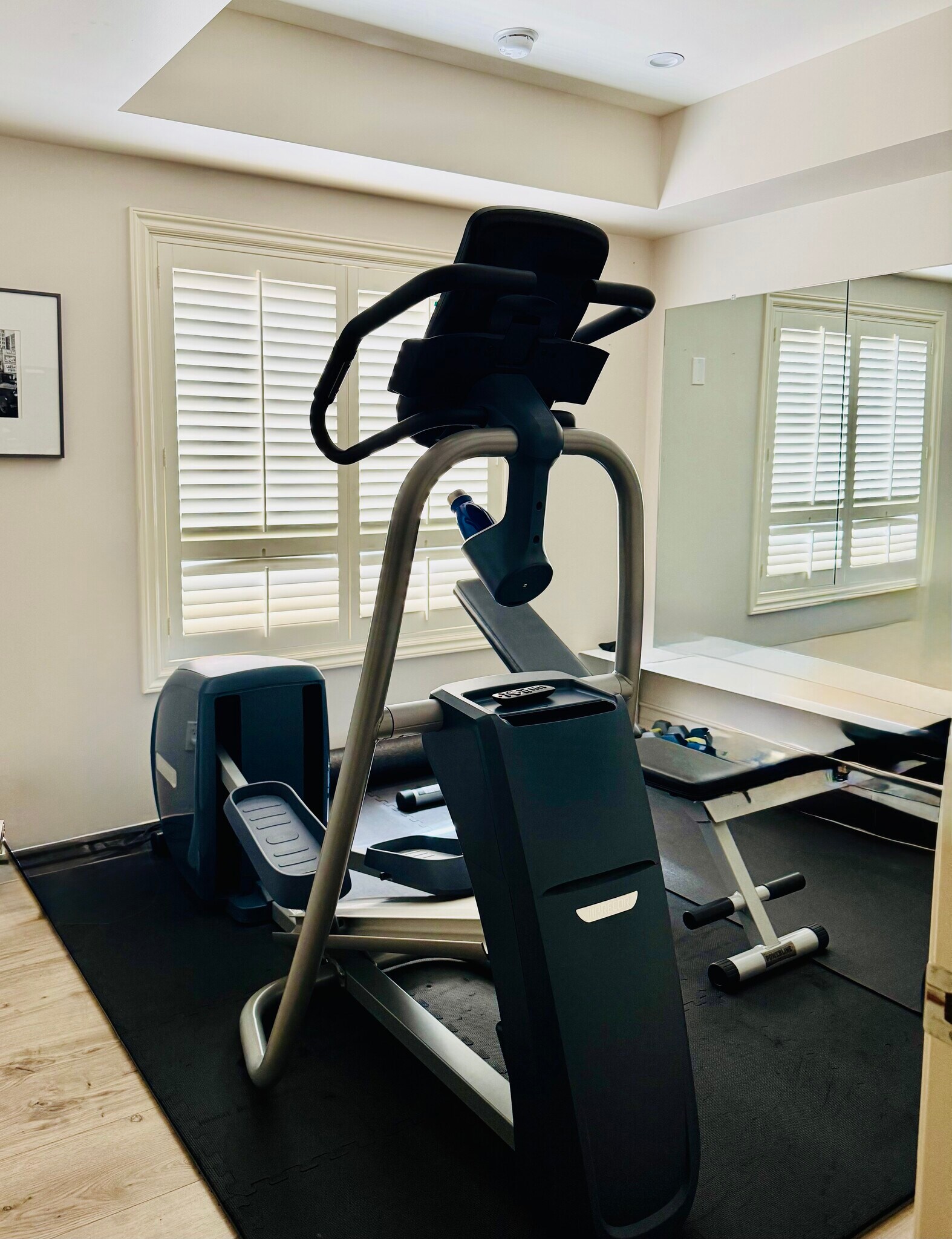 Building Photo - 2101 S Beverly Glen Blvd